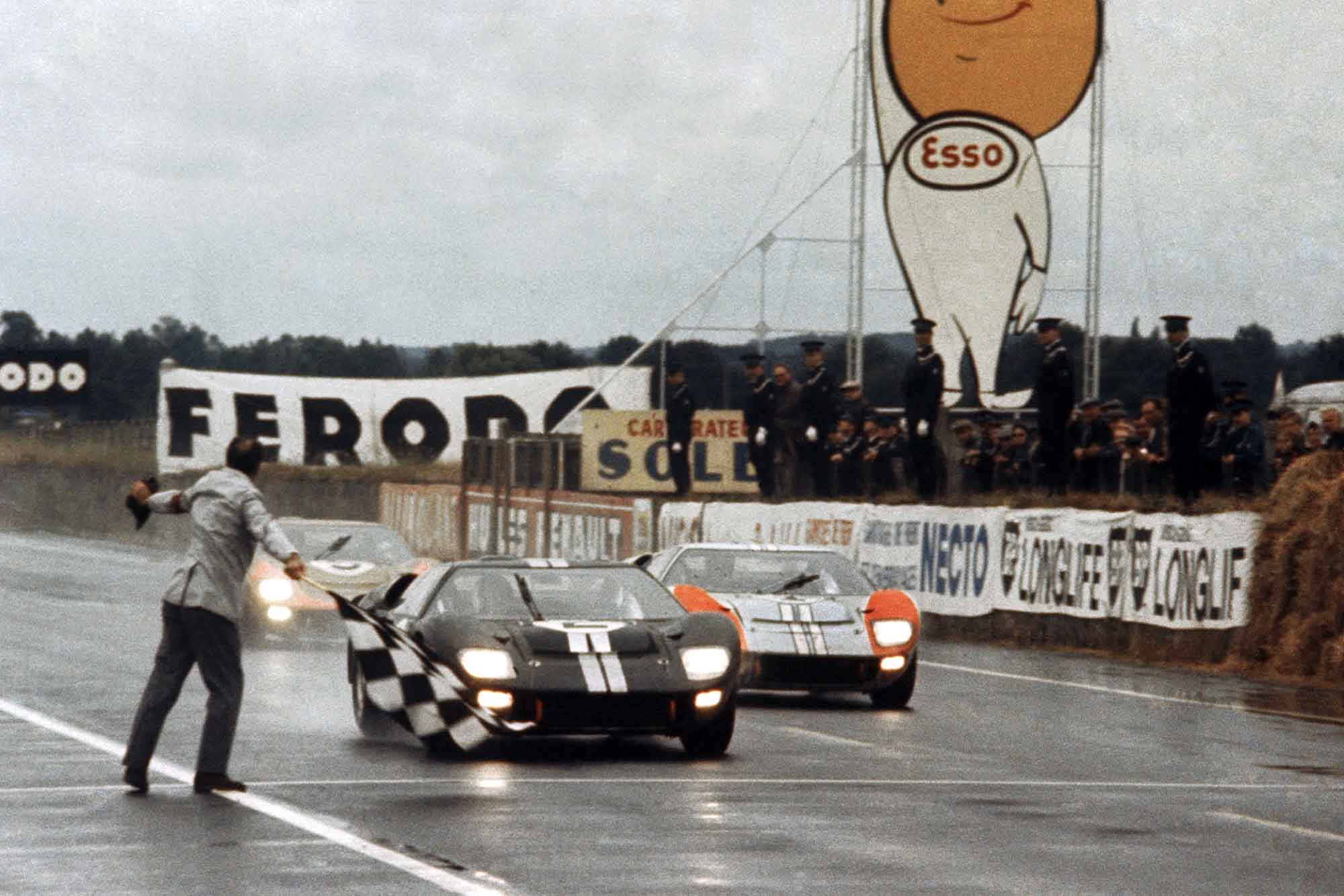 - John Wickham, Besitzer des Bentley-Teams, das das Rennen in Le Mans gewann, ist im Alter von 73 Jahren gestorben.