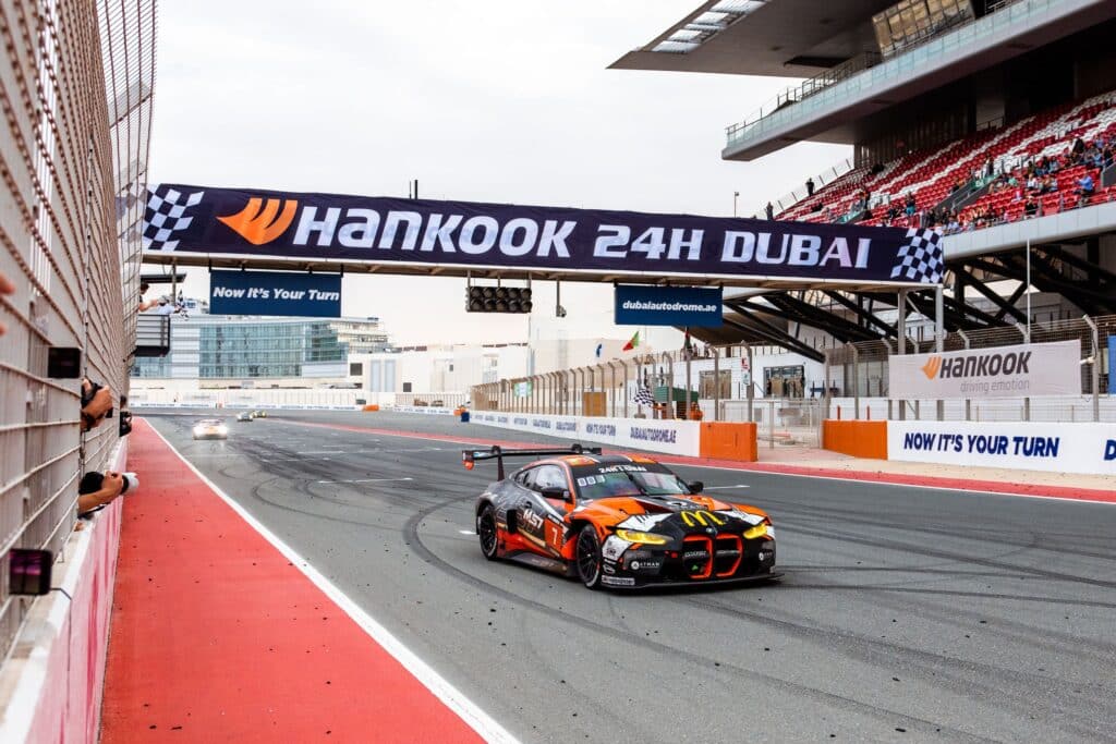 - Valentino Rossi besiegelt beeindruckendes GT-Podium bei den 24 Stunden von Dubai