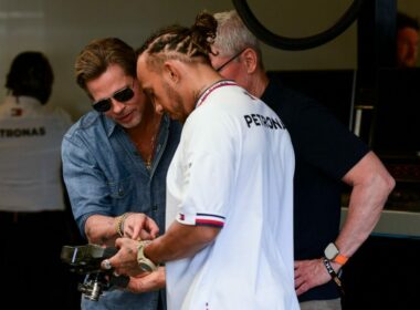 - Brad Pitt Racing beim Großen Preis von Großbritannien: Erste Fotos von den Tribünen!